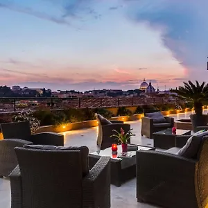 Navona Queen Rooftop Gasthof