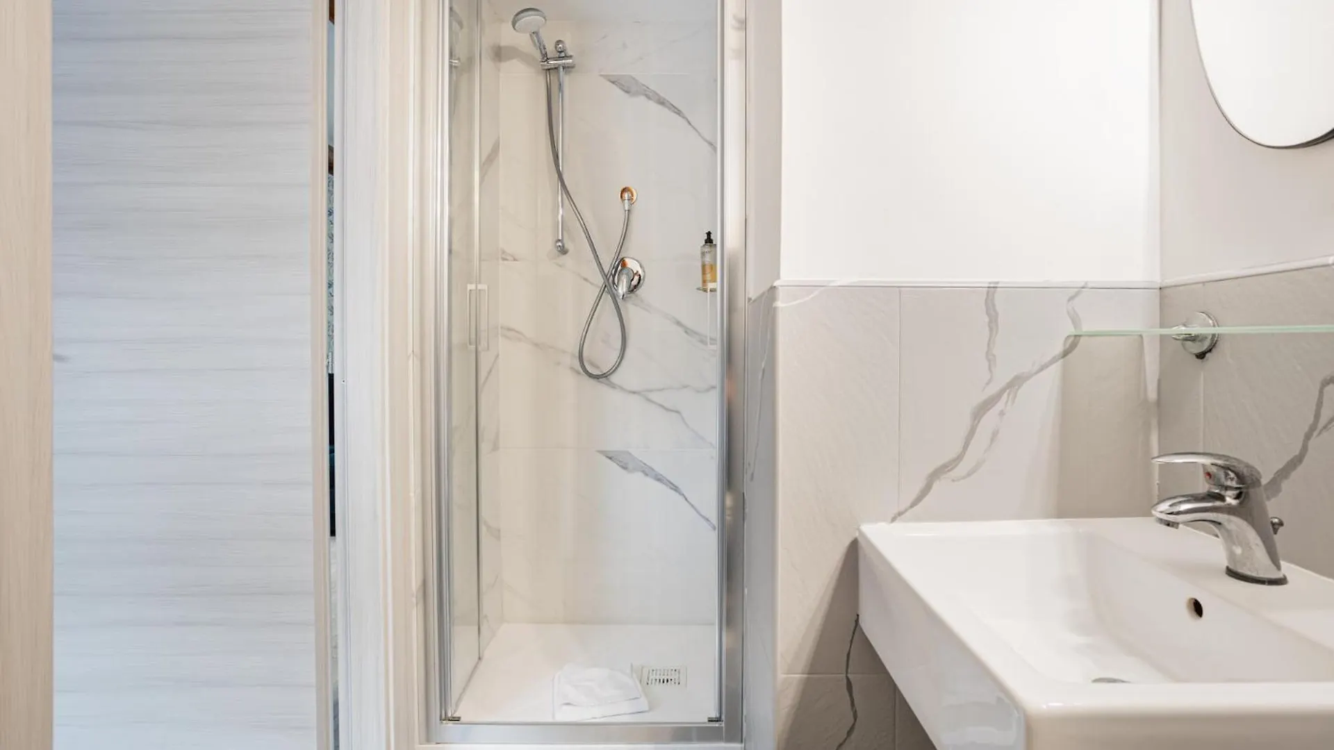 Vatican Vittoria Suites - Vatican Museums Rom Gasthof